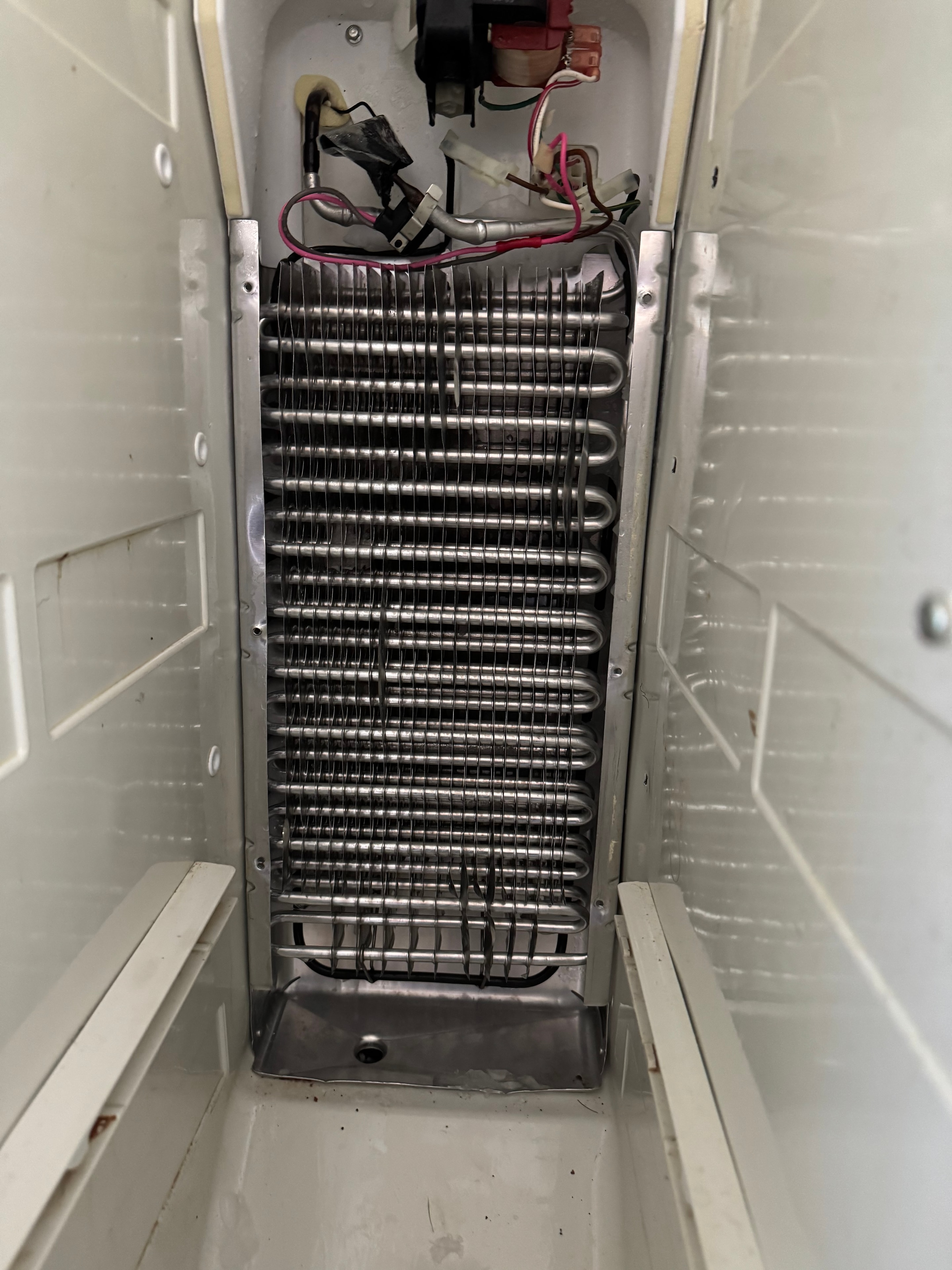Refrigerator repair service